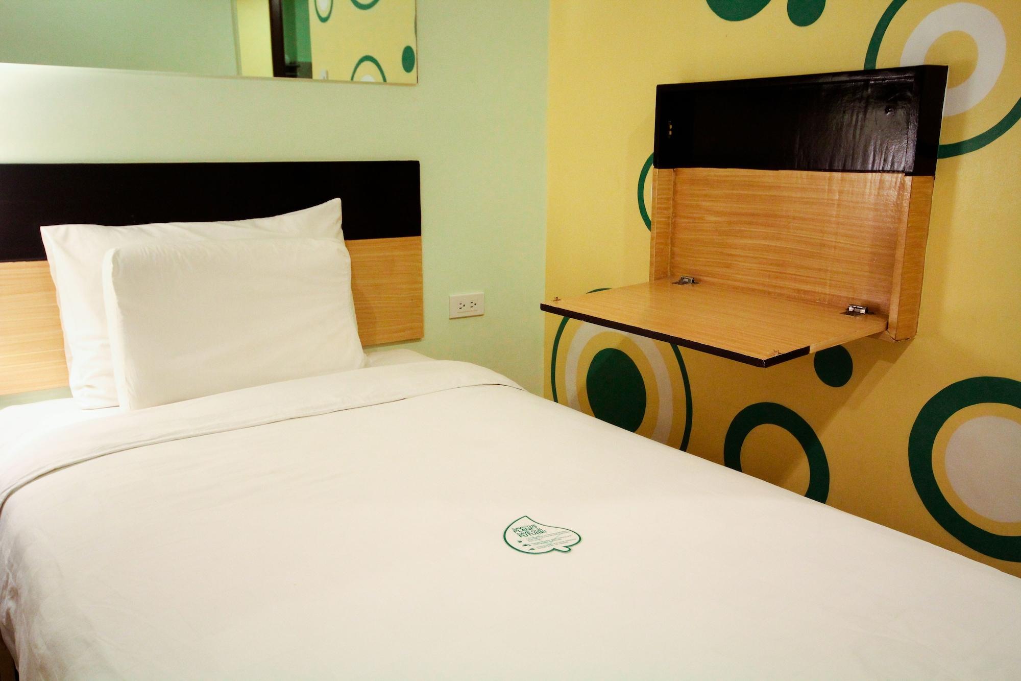 Go Hotels Iloilo Extérieur photo