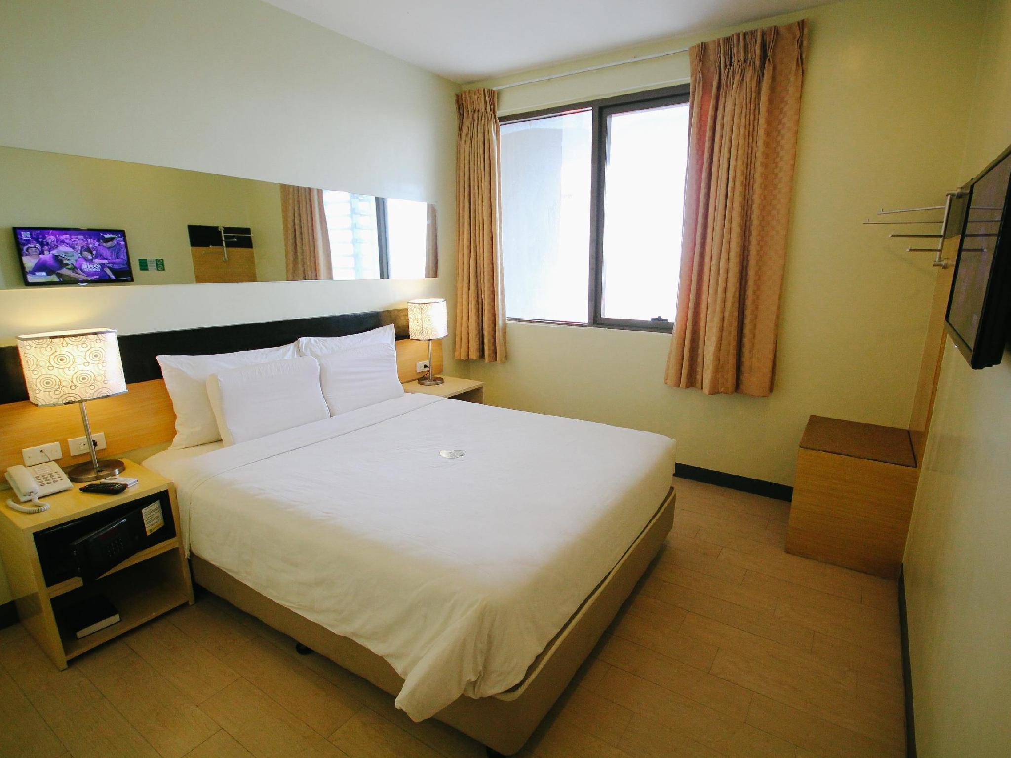 Go Hotels Iloilo Extérieur photo
