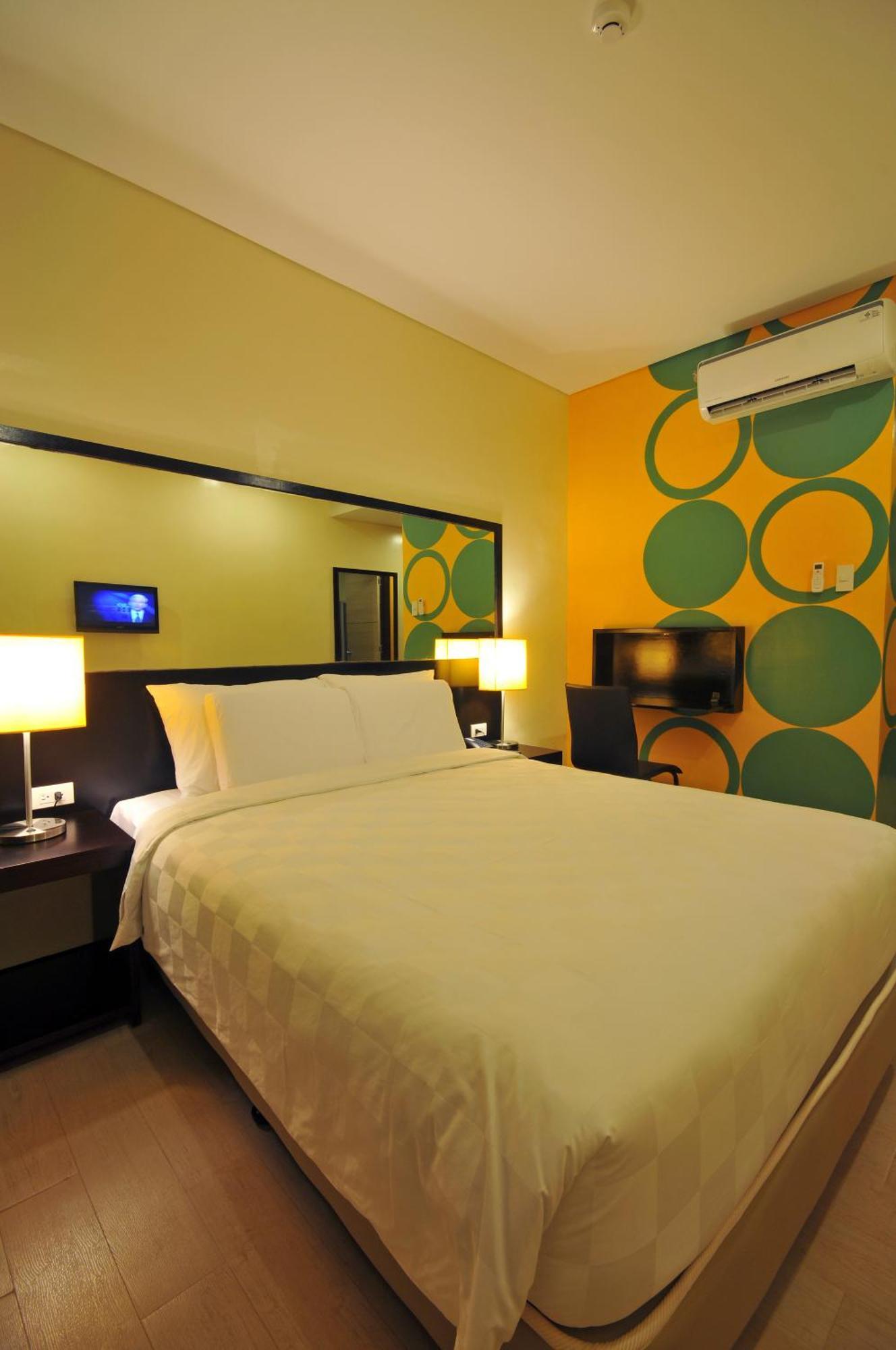 Go Hotels Iloilo Extérieur photo